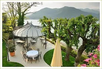 Bella Hotel & Restaurant With Private Dock For Mooring Boats San Felice del Benaco