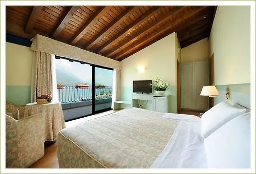 ****  Bella Hotel & Restaurant With Private Dock For Mooring Boats San Felice del Benaco Włochy