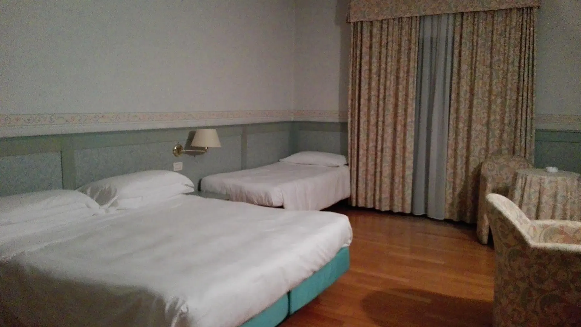 Bella Hotel & Restaurant With Private Dock For Mooring Boats 圣菲利斯·德尔·贝纳茨