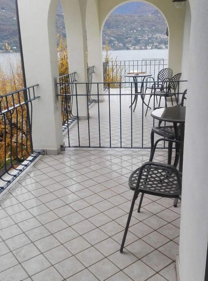 Bella Hotel & Restaurant With Private Dock For Mooring Boats San Felice del Benaco 4*,  Italie